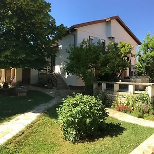 https://two-bedroom-countryside-apartment.pula-hotels.org