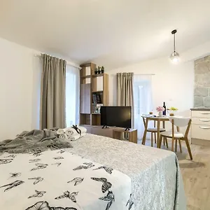 https://apartment-petar-in-old-part-of-town.splithotels.org