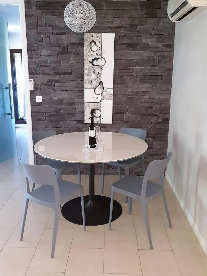 Ferienwohnung Lucia Exclusive With Parking In The Garage Poreč Apartment